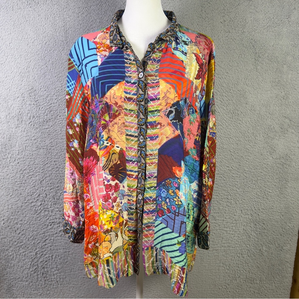 John Mark Top Womens Medium Multi Patch Print Abs… - image 1